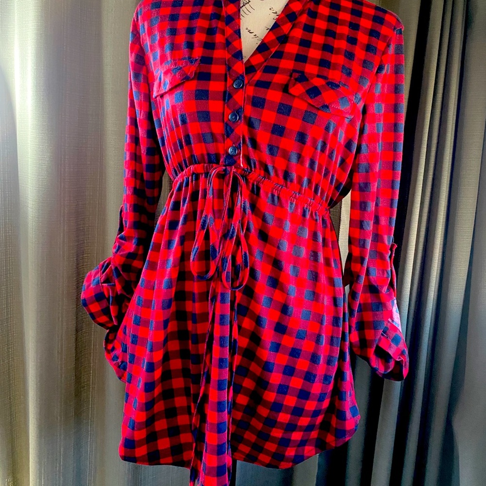 Woman’s maternity shirt